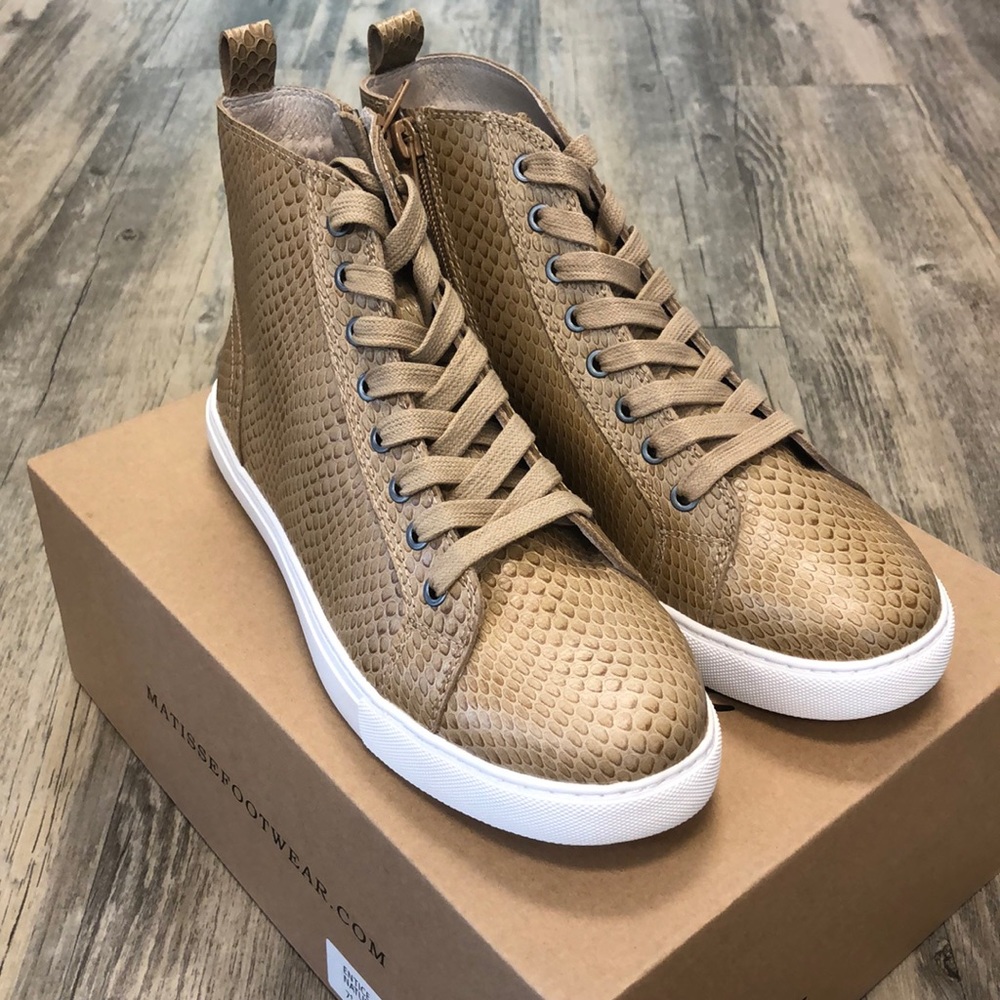 Matisse High Top Sneakers. NWT!!
